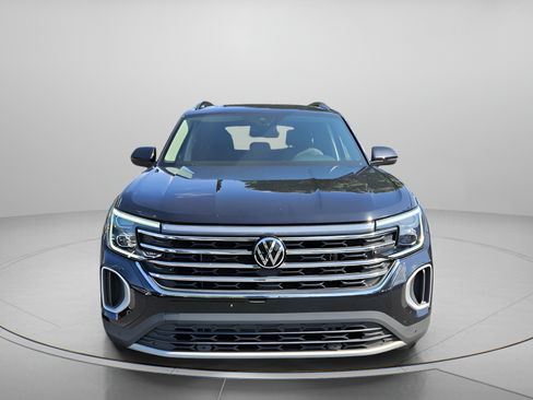 Certified 2025 Volkswagen Atlas SE FWD image 8