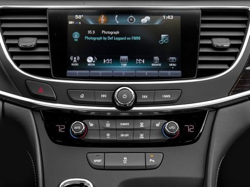 Used 2017 Buick LaCrosse Essence FWD image 13