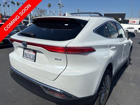 Used 2024 Toyota Venza XLE AWD/4WD image 4