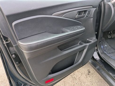 Used 2024 Honda Passport EX-L image 11