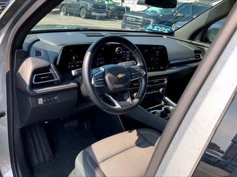 Used 2024 Chevrolet Traverse LT AWD/4WD image 13