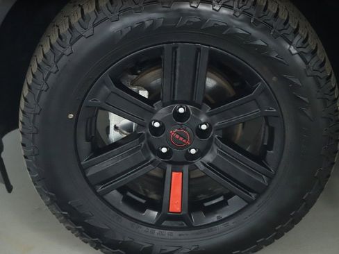 Certified 2025 Nissan Rogue SV image 36