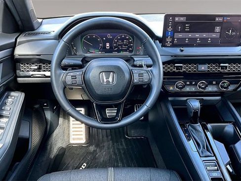 Used 2024 Honda Accord Sport image 8