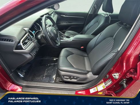 Used 2018 Toyota Camry SE FWD image 12
