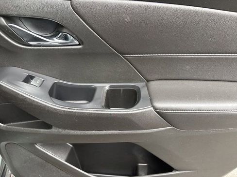 Used 2022 Chevrolet Traverse LT w/ LPO, Floor Liner Package image 39