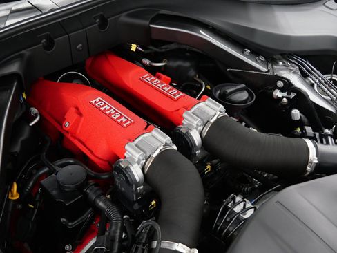 Used 2019 Ferrari Portofino RWD image 47
