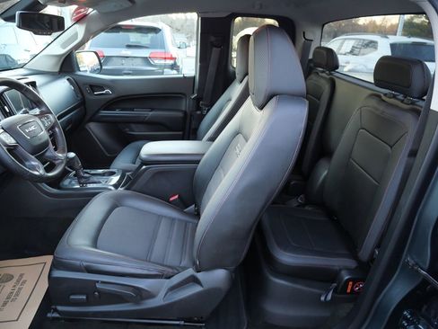 Used 2015 GMC Canyon SLE w/ All-Terrain Package image 19