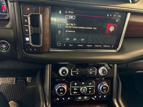 Used 2023 GMC Yukon Denali Ultimate image 18