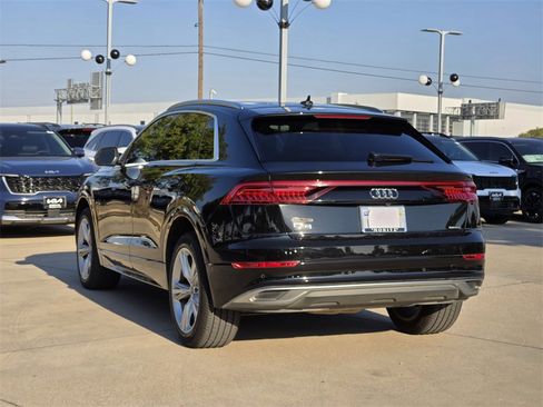 Used 2022 Audi Q8 Premium Plus image 3
