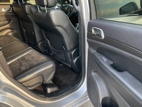 Used 2017 Jeep Grand Cherokee Altitude RWD image 27