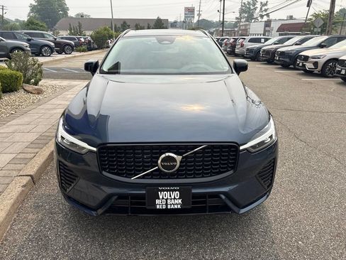 Used 2024 Volvo XC60 B5 Core w/ Protection Package Premier AWD/4WD image 8
