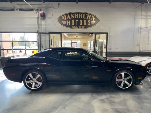 Used 2012 Dodge Challenger SRT8 RWD image 9