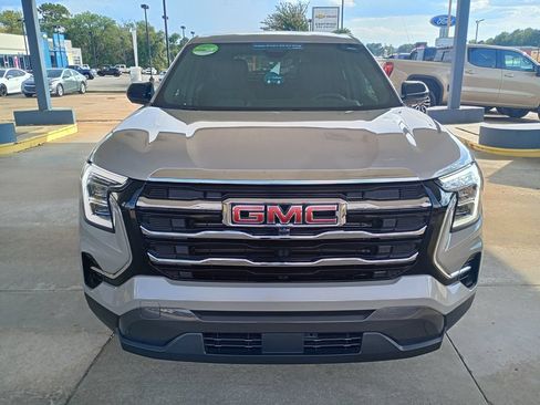 Used 2026 GMC Terrain Elevation w/ Technology Package II FWD image 8