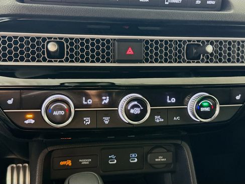 Certified 2025 Honda Civic Sport image 17