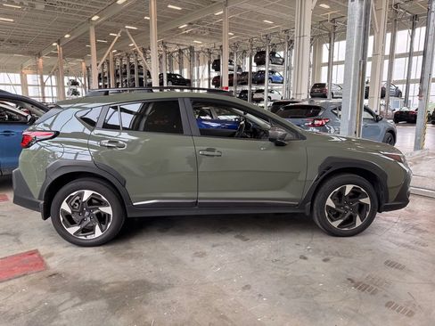 Used 2024 Subaru Crosstrek 2.5i Limited w/ Popular Package #4A AWD/4WD image 2