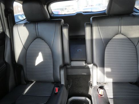 Certified 2025 Toyota Highlander XSE image 14