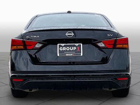 Certified 2024 Nissan Altima 2.5 SV FWD image 5