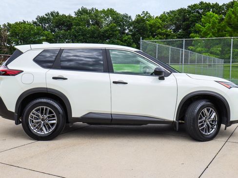 Used 2021 Nissan Rogue S AWD/4WD image 5
