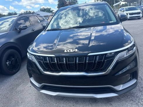 Certified 2024 Kia Carnival LX FWD image 2