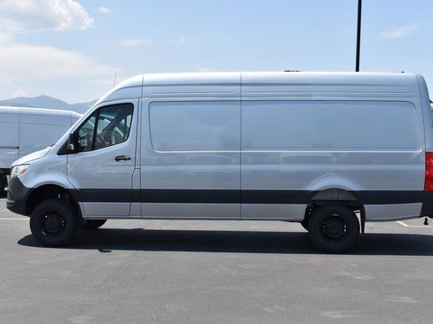 New 2025 Mercedes-Benz Sprinter 2500 image 3