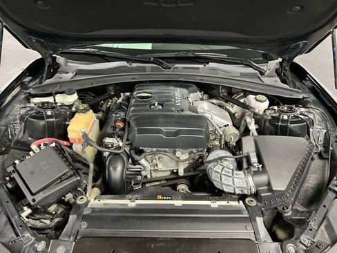 Used 2022 Chevrolet Camaro LT RWD image 28