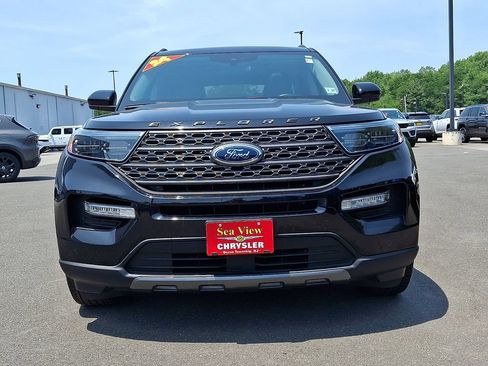 Used 2022 Ford Explorer XLT w/ Equipment Group 202A AWD/4WD image 2