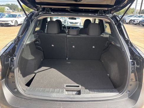Used 2026 Nissan Kicks SV w/ Cold Weather Package FWD image 30