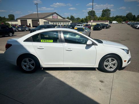 Used 2015 Chevrolet Cruze LT FWD image 4
