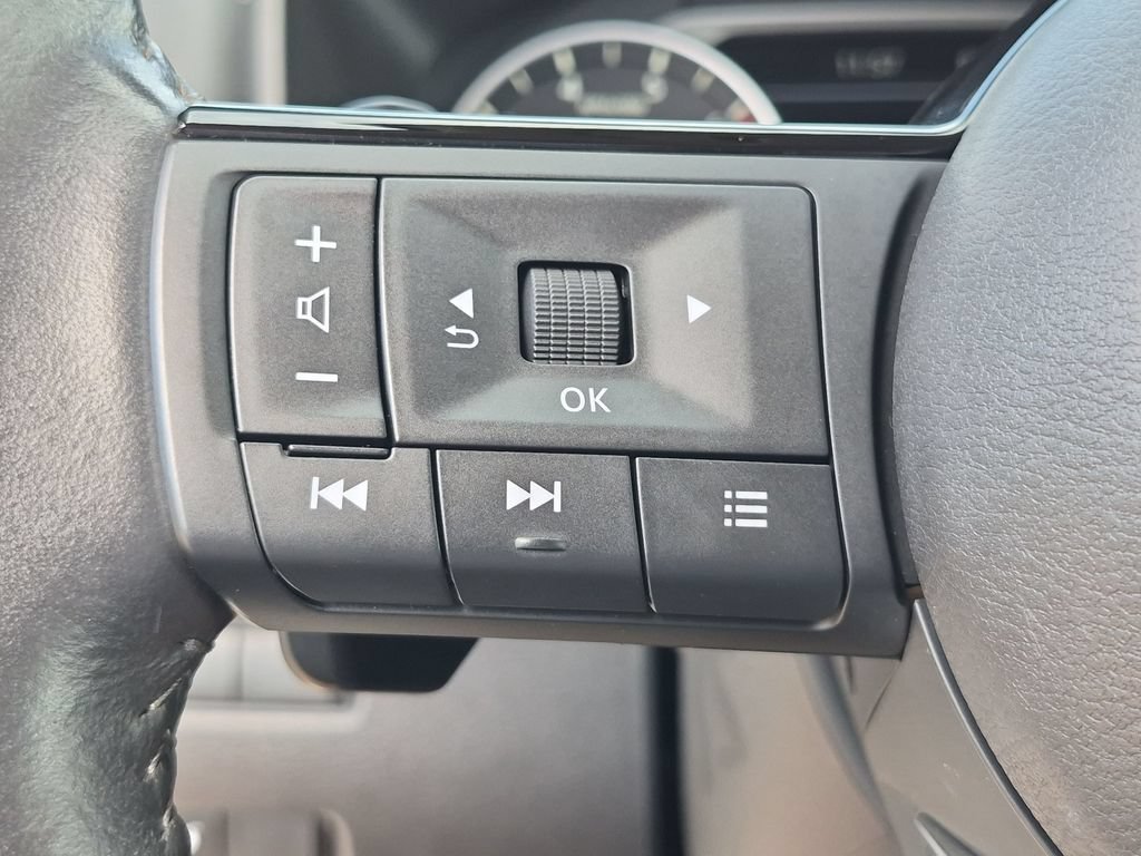 Certified 2023 Nissan Rogue SV w/ SV Premium B Package AWD/4WD image 17