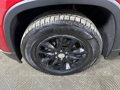 Used 2021 Chevrolet Traverse LT image 10