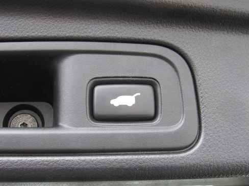 Used 2020 Honda Pilot Black Edition image 24