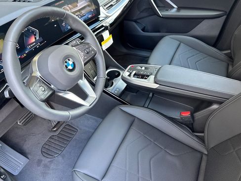 Used 2025 BMW X1 xDrive28i w/ Convenience Package image 4
