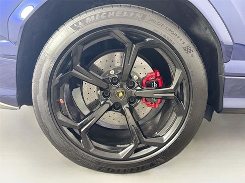 Used 2019 Lamborghini Urus AWD image 29