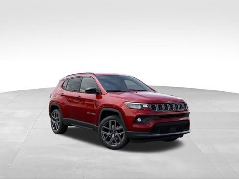 Used 2026 Jeep Compass Latitude AWD/4WD image 7