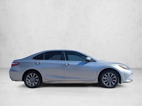 Used 2016 Toyota Camry XLE image 4