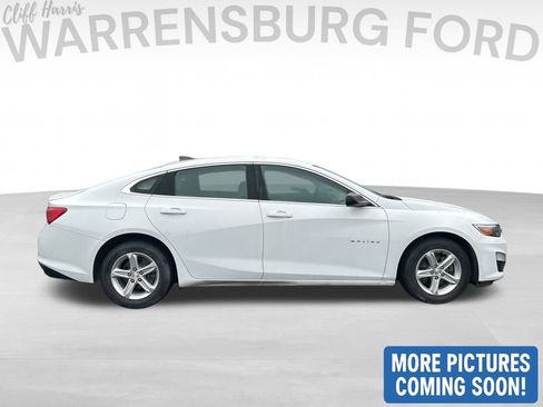 Used 2022 Chevrolet Malibu LS image 3