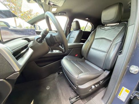 Used 2025 Cadillac XT4 Premium Luxury FWD image 11