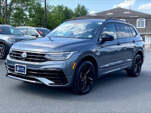 Used 2023 Volkswagen Tiguan SE R-Line AWD/4WD image 2
