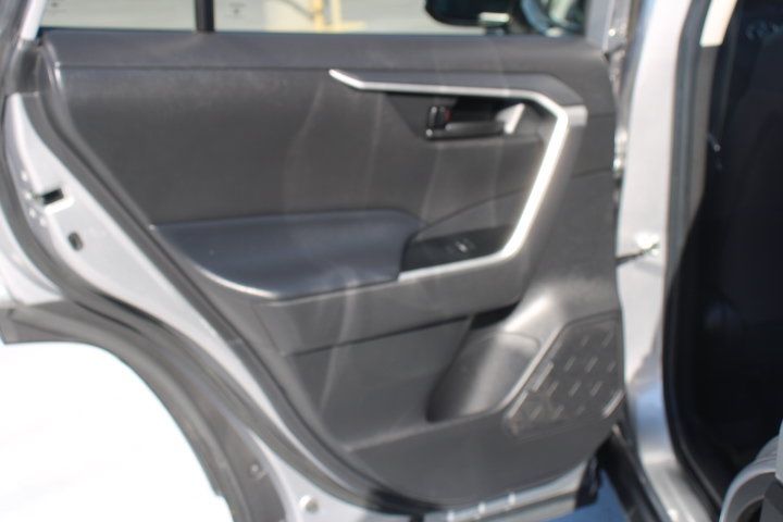 Used 2023 Toyota RAV4 LE AWD/4WD image 12