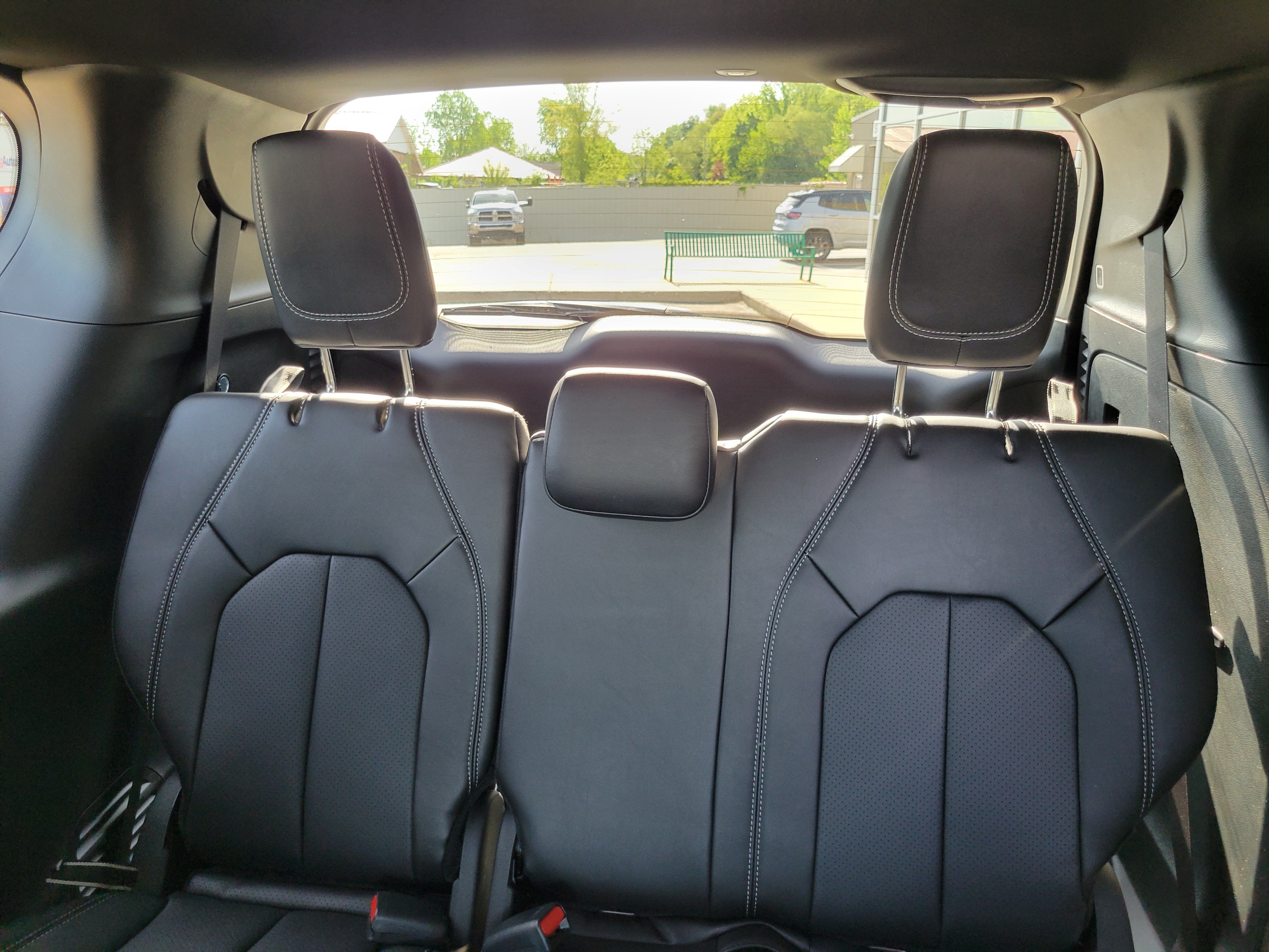 New 2027 Chrysler Pacifica Select w/ Family Tech Group FWD image 19
