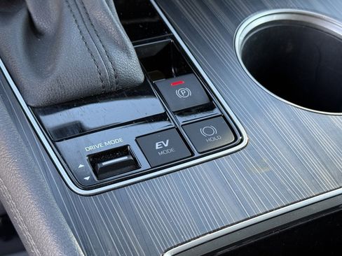 Certified 2024 Toyota Sienna Limited image 28