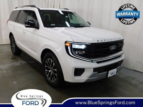 New 2025 Ford Expedition Platinum image 1