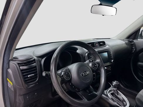 Used 2019 Kia Soul w/ Convenience Package FWD image 3