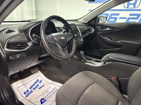 Used 2020 Chevrolet Malibu LS image 21