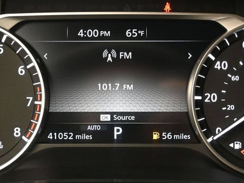 Used 2025 Nissan Pathfinder SV AWD/4WD image 9