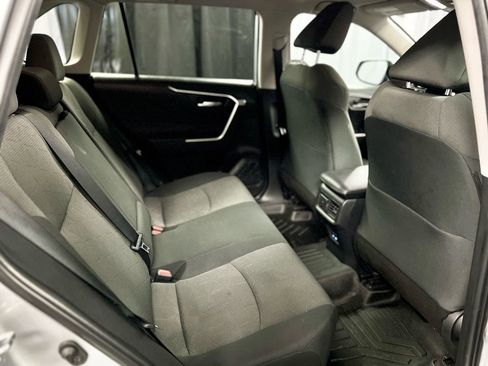 Used 2022 Toyota RAV4 XLE image 23