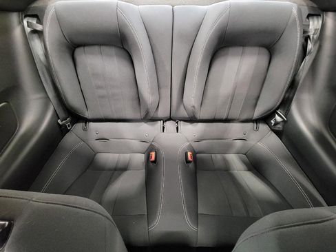 Used 2018 Ford Mustang Coupe RWD image 22