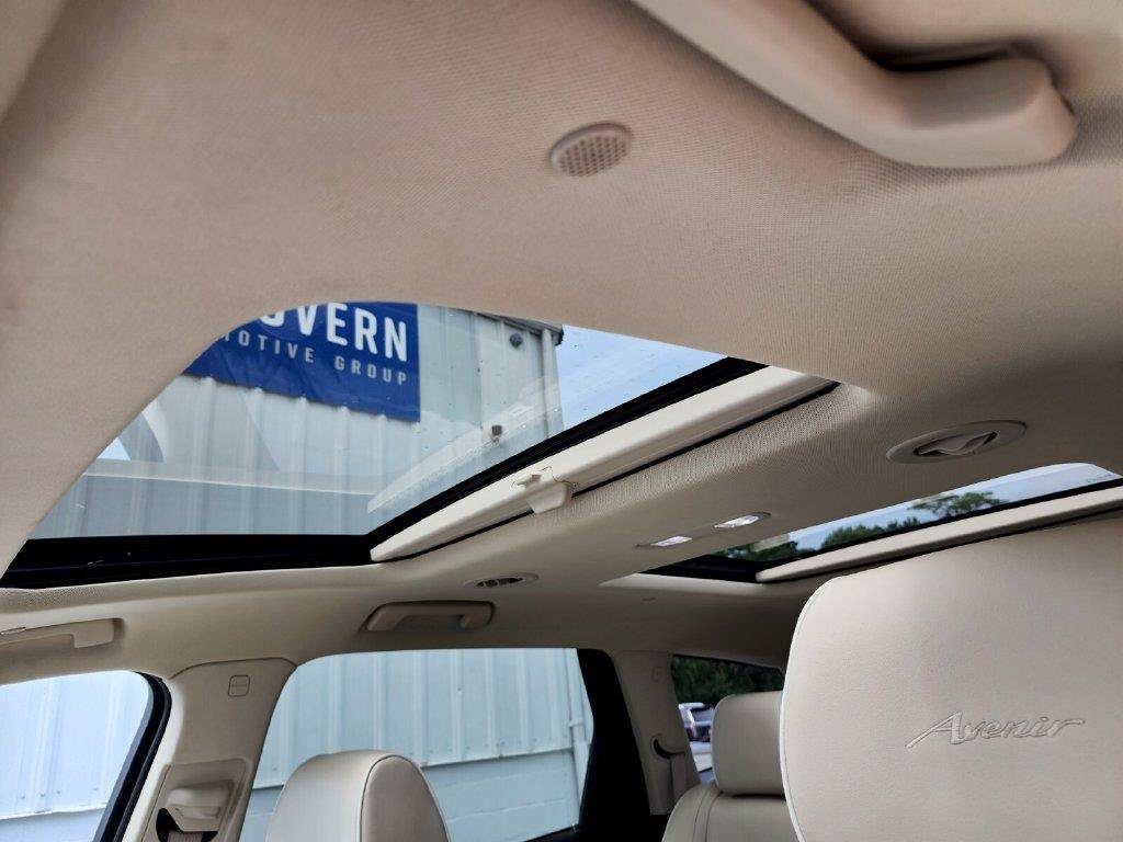 Used 2024 Buick Enclave Avenir w/ Avenir Technology Package AWD/4WD image 19