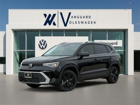 New 2026 Volkswagen Taos SE image 1