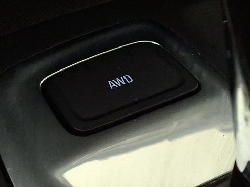 Used 2019 Chevrolet Equinox LT AWD/4WD image 24